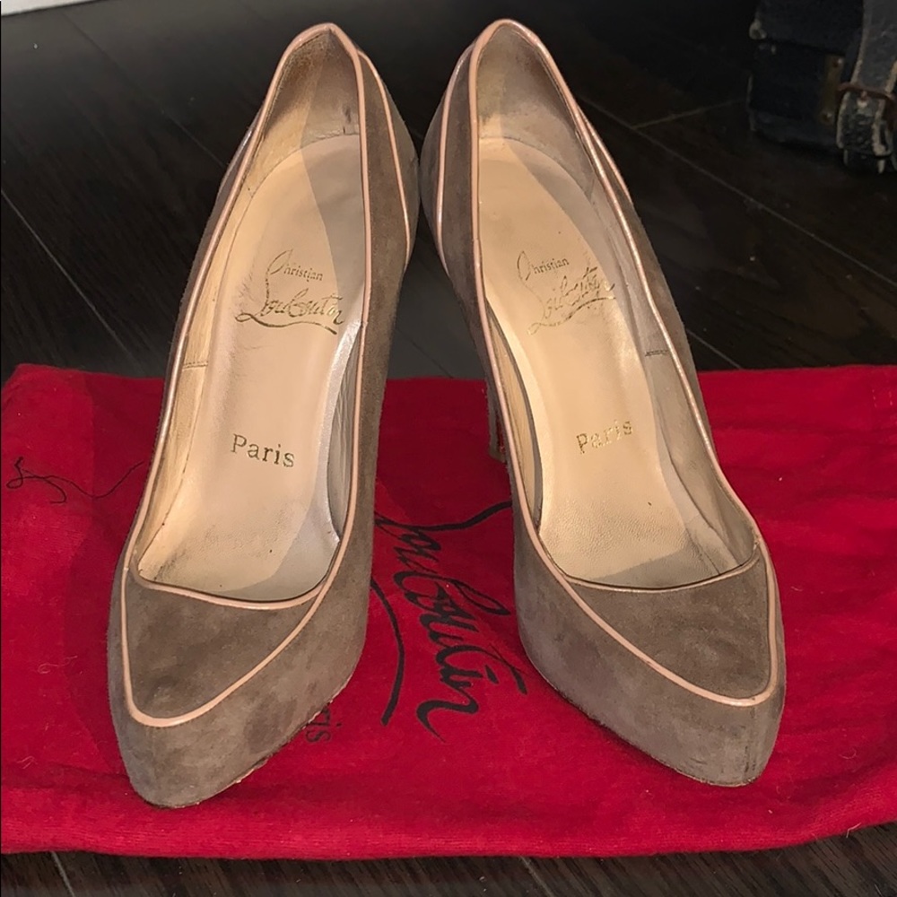 Suede Christian Louboutins Nude size 37.5